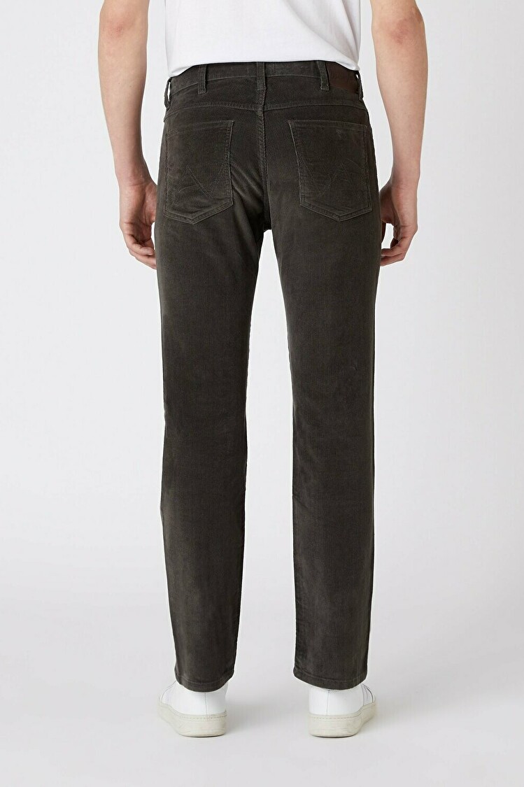 Брюки вельветові Wrangler Arizona Regular Fit (W12OEC221) Зелений