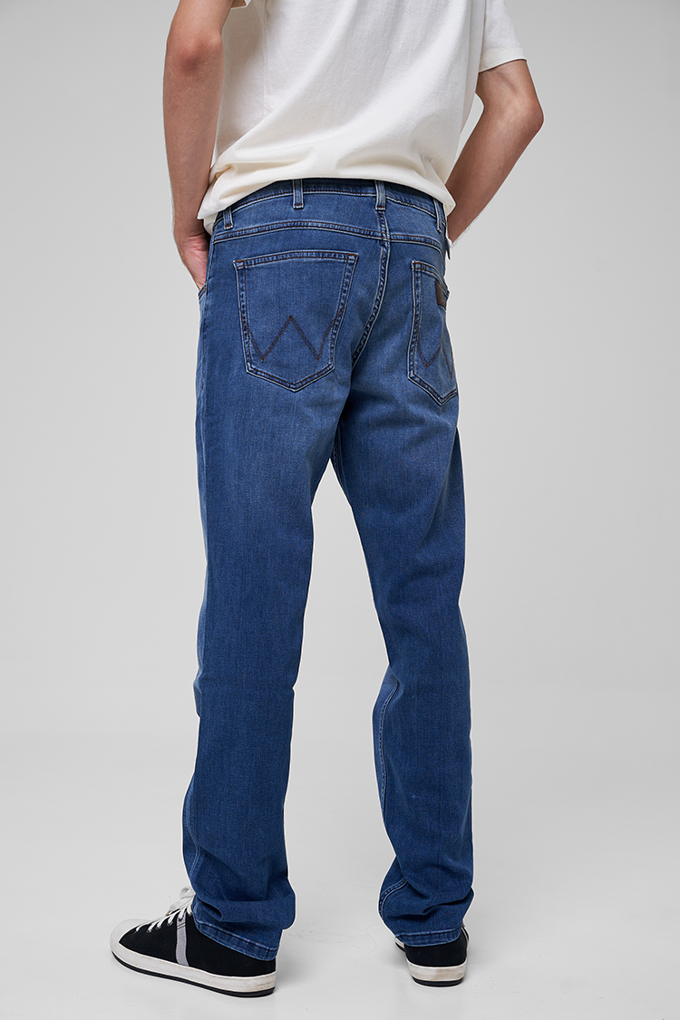 Джинсы Wrangler Greensboro Regular Fit (W15QMU91Q) Синий