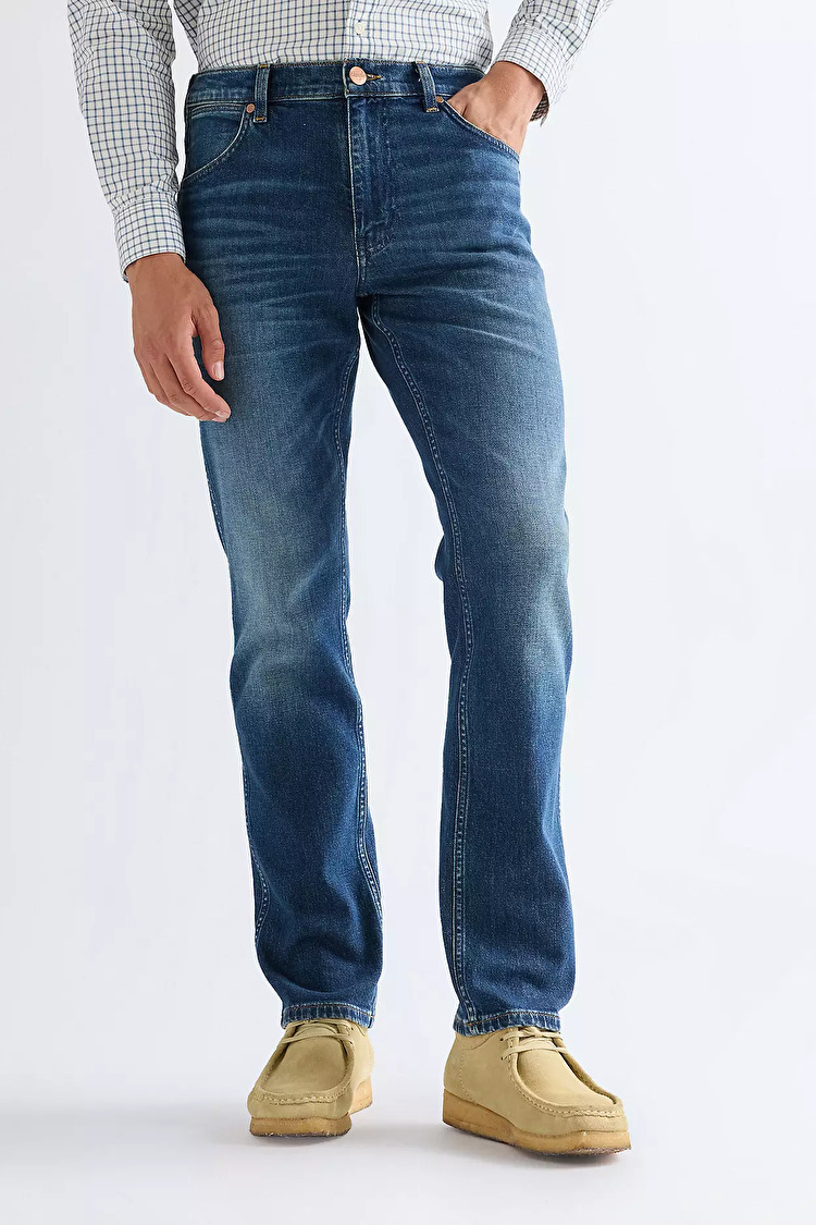Джинси Wrangler Greensboro Regular Fit (112377800) Блакитний