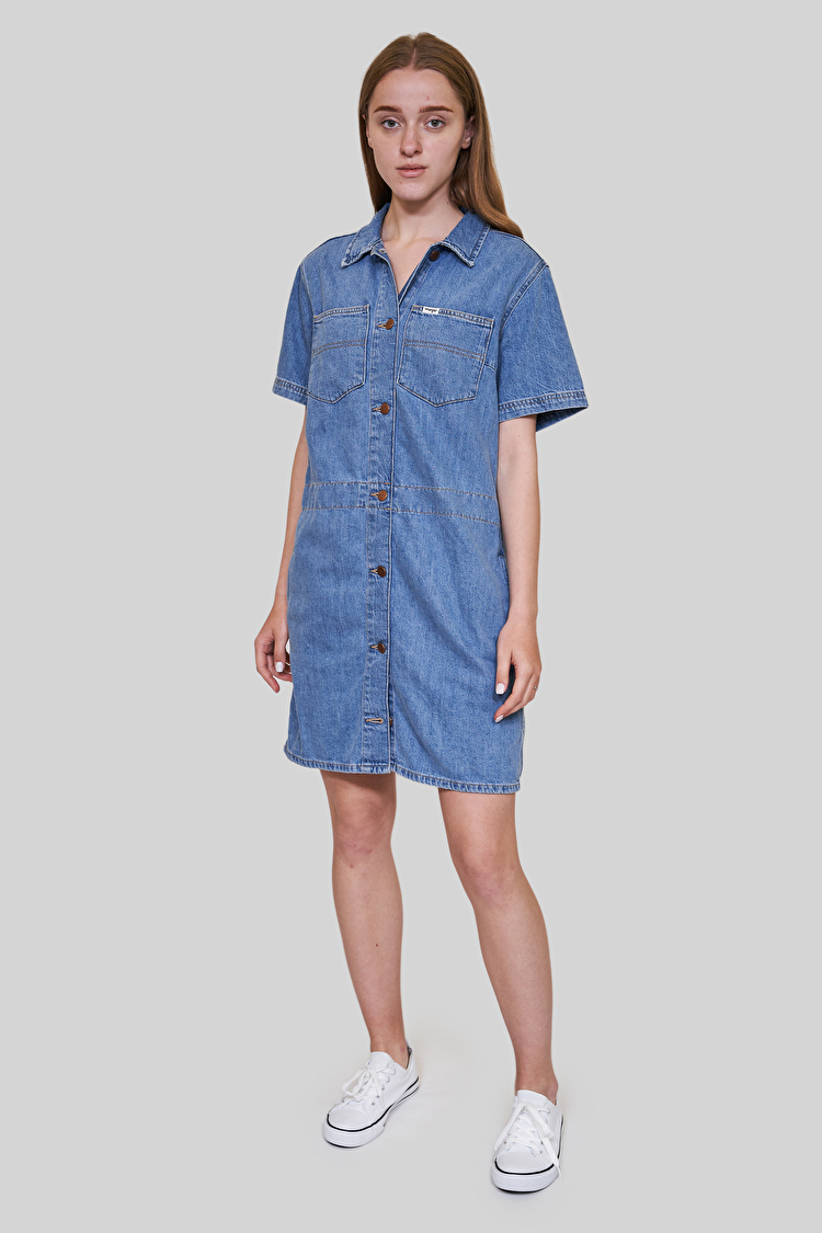 Сукня джинсова Wrangler CHORE DRESS Regular Fit (W23FZB26L) Блакитний