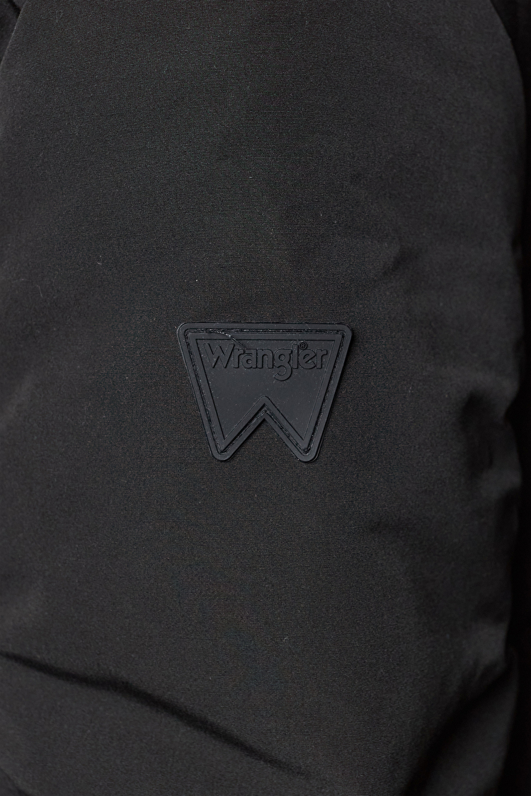 Куртка стеганная Wrangler The Bodyguard Regular Fit (W4D7WW100) Черный