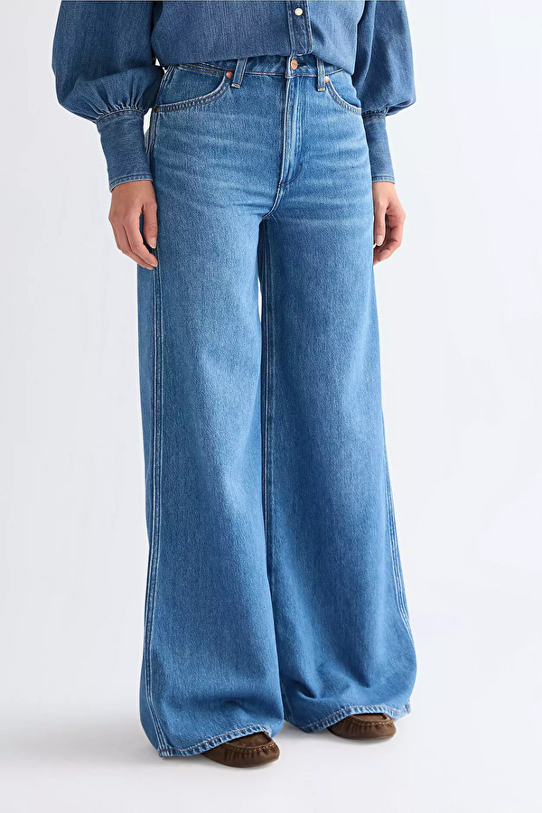 Джинси Wrangler CANYON Loose Fit (112378703) Блакитний