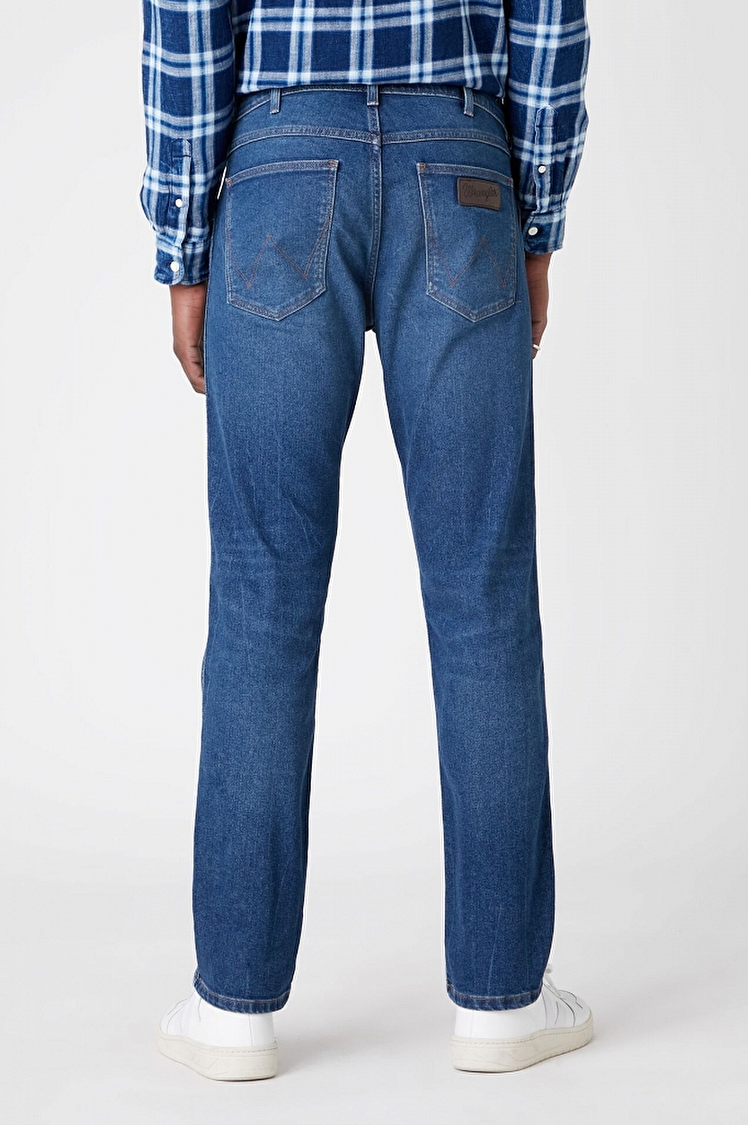 Джинси Wrangler Greensboro Regular Fit (W15QU858J) Синій