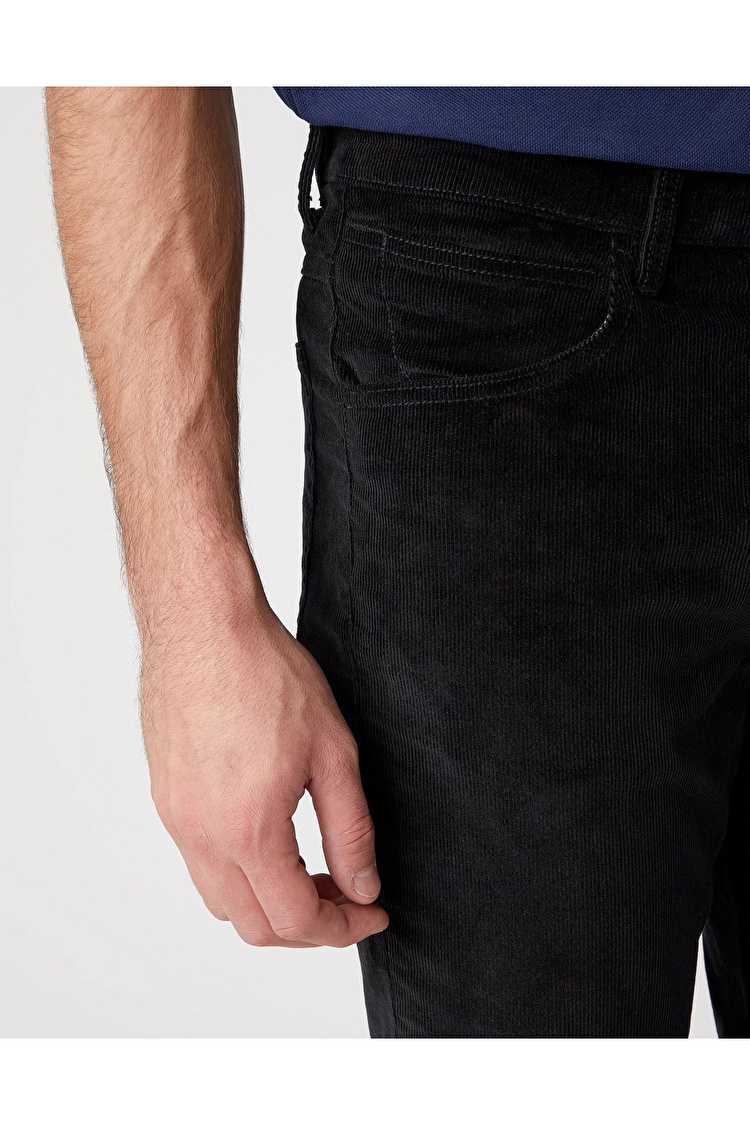 Брюки вельветові Wrangler Arizona Regular Fit (W12OEC100) Чорний