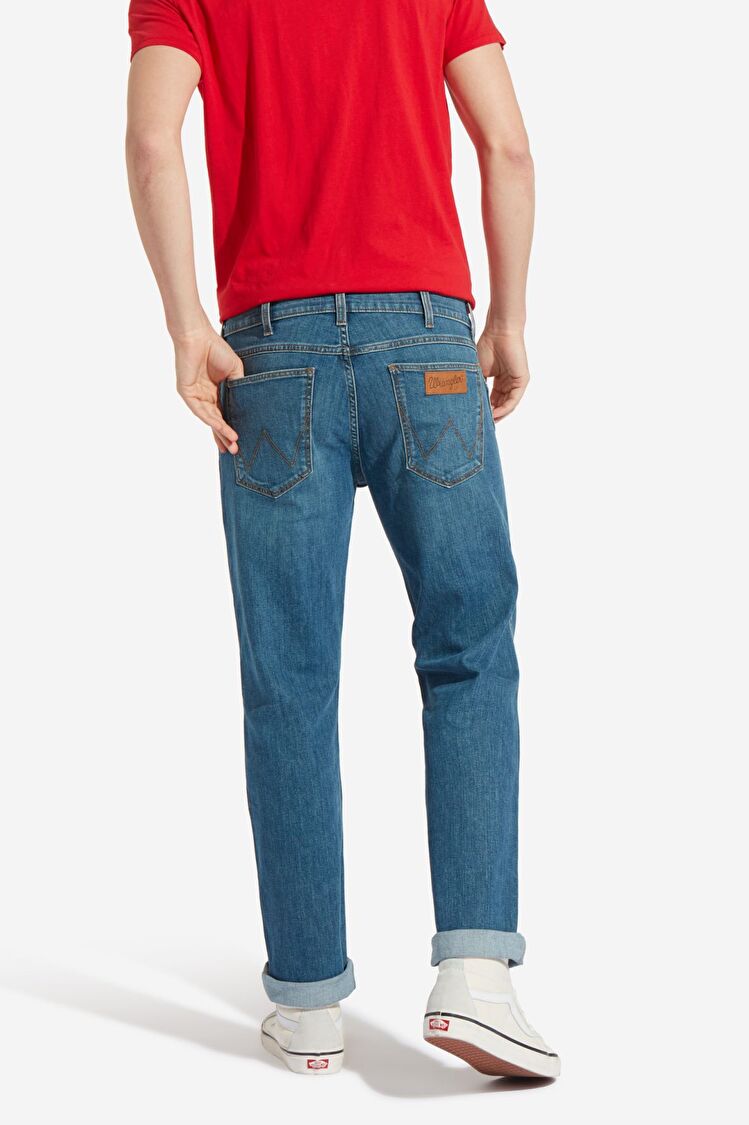 Джинси Wrangler Greensboro Regular Fit (W15QW8203) Блакитний