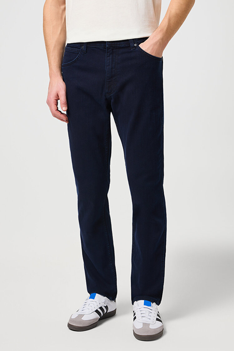 Джинсы Wrangler Greensboro Regular Fit (112127042) Черный