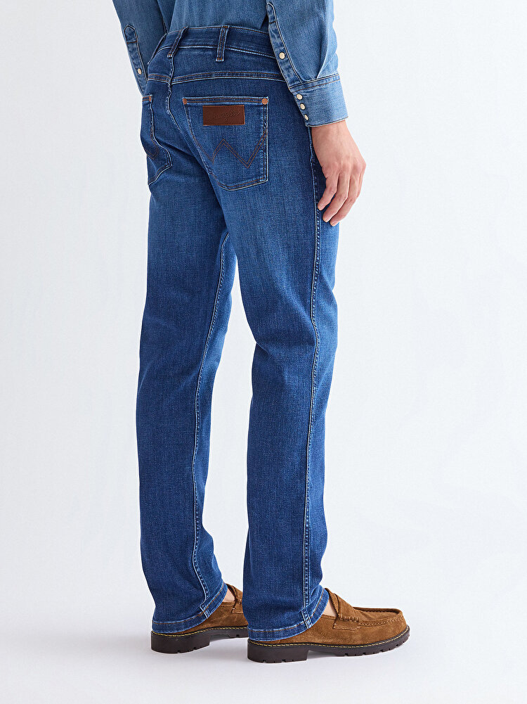 Джинси Wrangler Greensboro Regular Fit (112378852) Блакитний