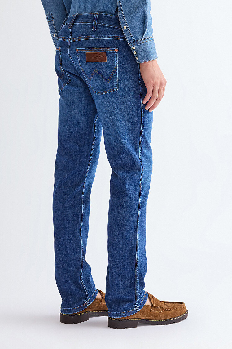 Джинси Wrangler Greensboro Regular Fit (112378852) Блакитний