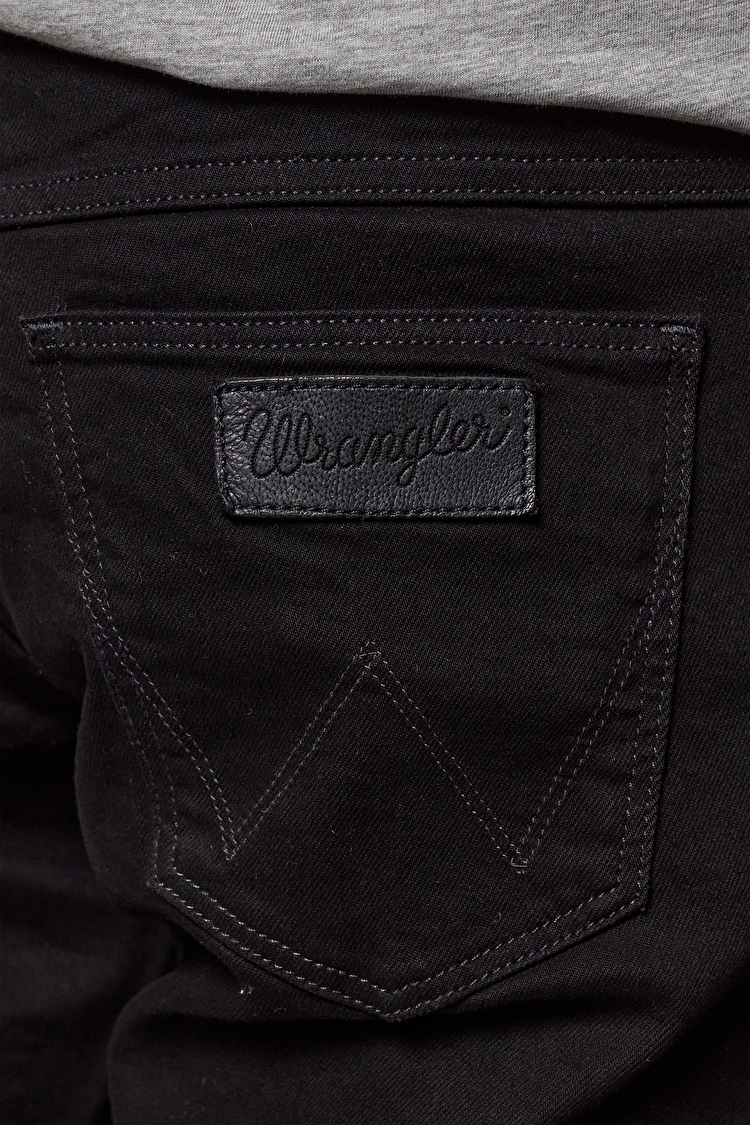Джинси Wrangler Greensboro Regular Fit (W15QHP19A) Чорний