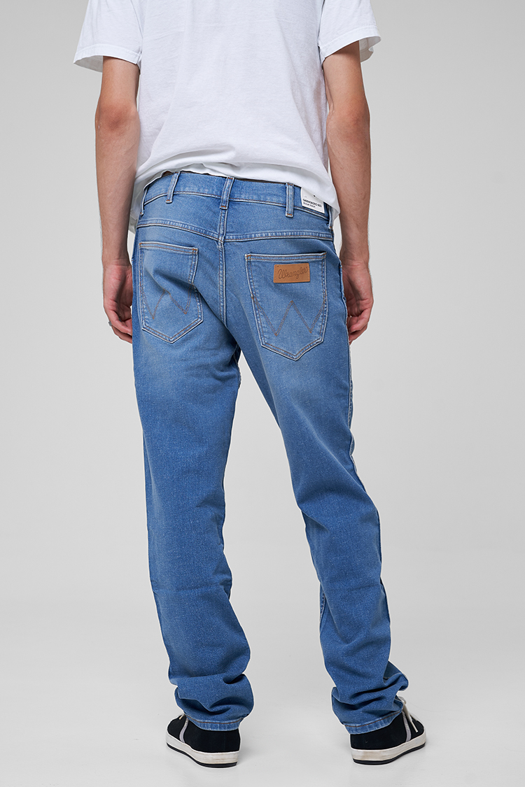 Джинси Wrangler Greensboro Regular Fit (W15QC427P) Блакитний