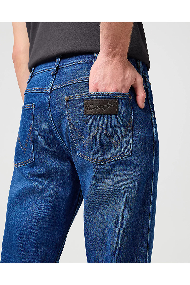 Джинси Wrangler Greensboro Regular Fit (112341419) Синій