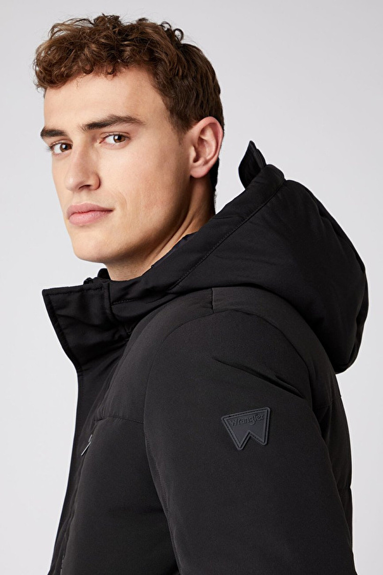 Куртка стеганная Wrangler The Bodyguard Regular Fit (W4D7WW100) Черный