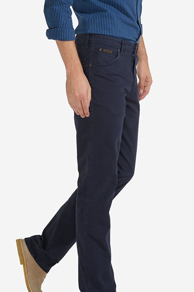 Штани Wrangler Texas Regular Fit (W121OO114) Синій
