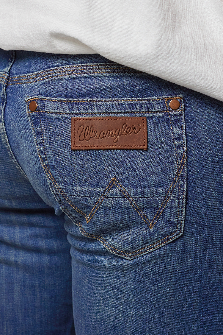 Джинсы Wrangler Greensboro Regular Fit (W15QQA27M) Голубой