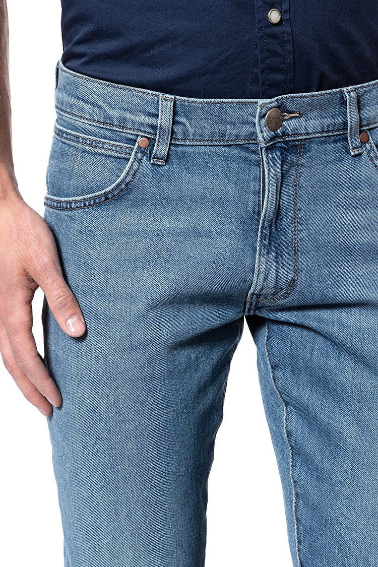 Джинси Wrangler Larston Slim Fit (W18S2324Z) Блакитний