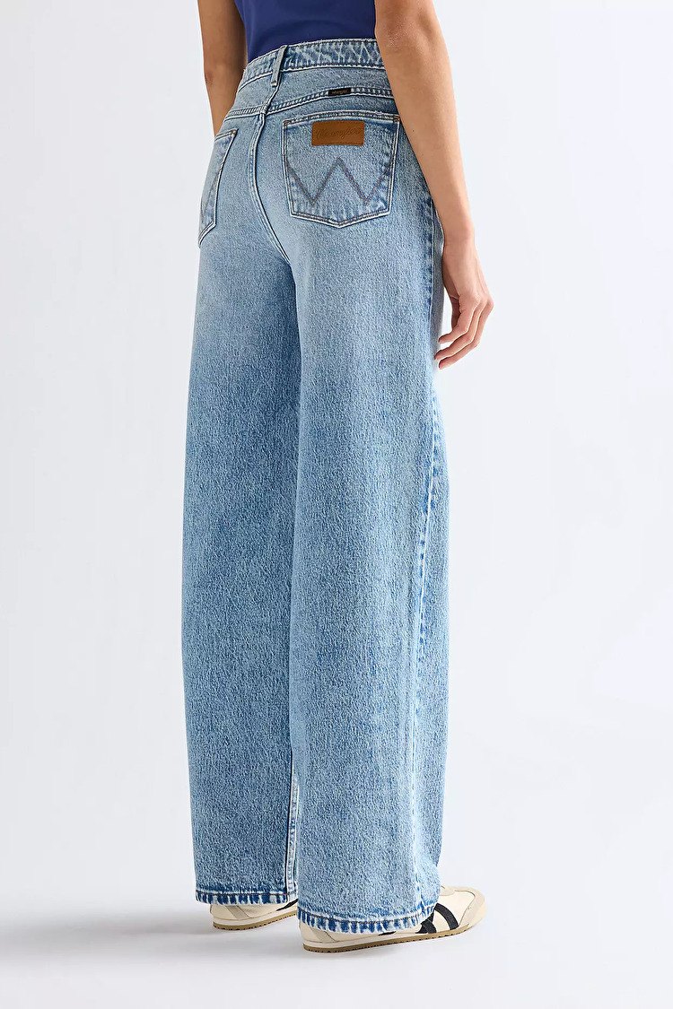 Джинси Wrangler Loose Straight Loose Fit (112378205) Блакитний