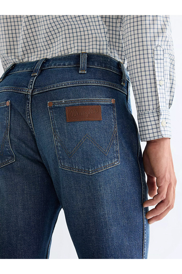 Джинси Wrangler Greensboro Regular Fit (112377800) Блакитний