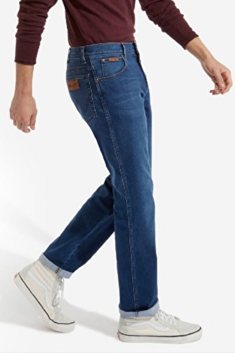 Джинсы Wrangler Greensboro Regular Fit (W15QEE267) Синий