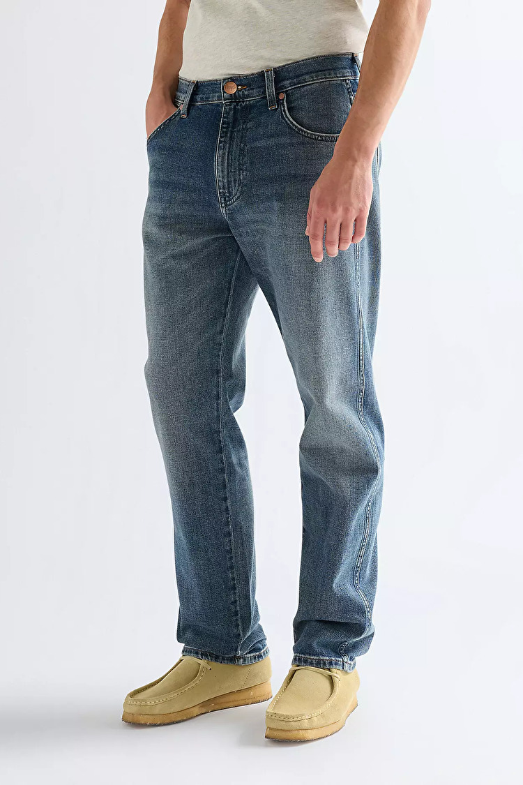 Джинси Wrangler FRONTIER Relaxed Fit (112377828) Сірий