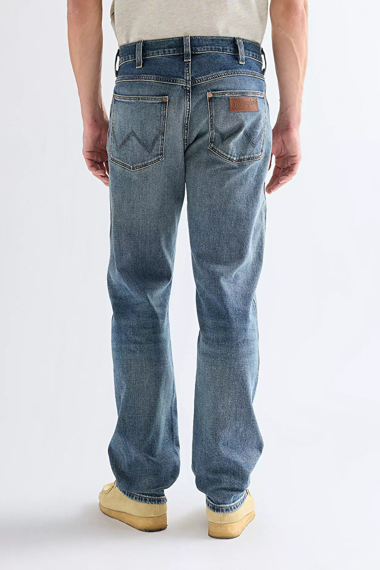 Джинси Wrangler FRONTIER Relaxed Fit (112377828) Сірий