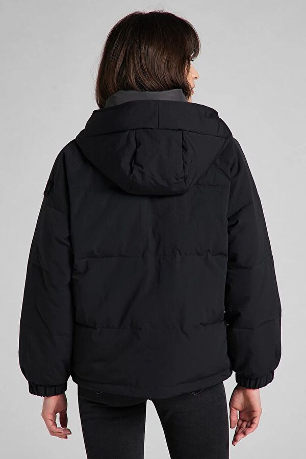 Куртка стьобана LEE Short Puffer Relaxed Fit (L56HXW01) Чорний