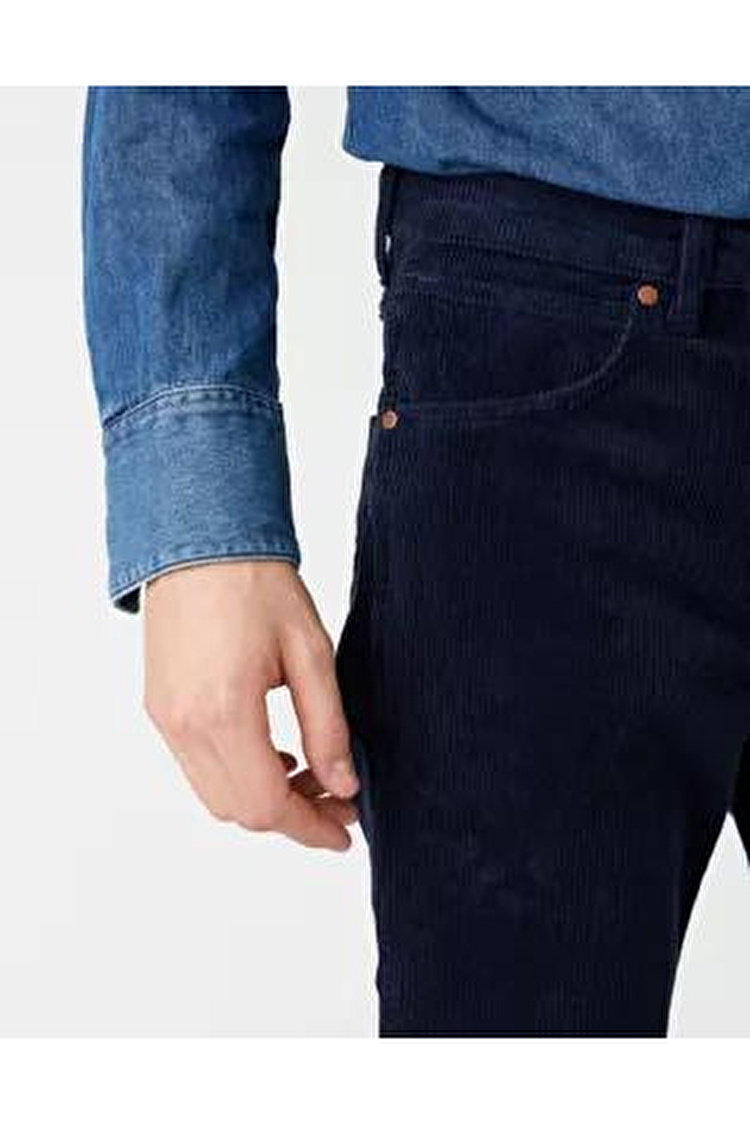 Брюки вельветові Wrangler Greensboro Regular Fit (W15QA2B21) Темно-синій