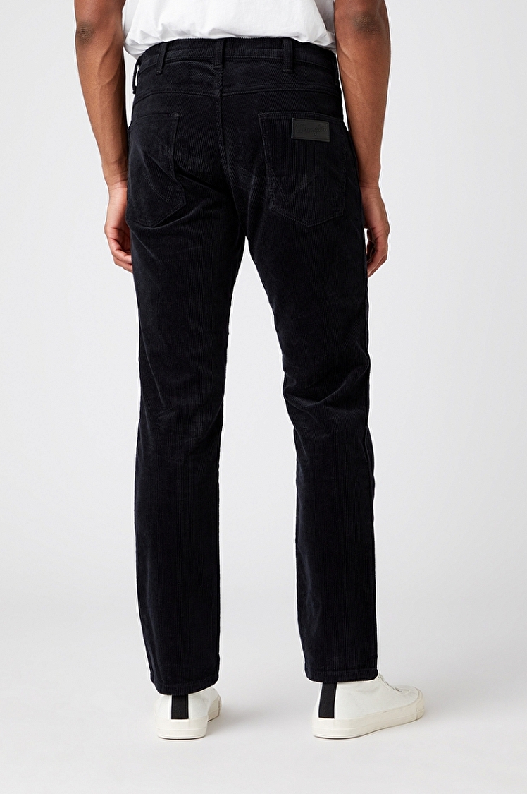 Брюки вельветовые Wrangler Greensboro Regular Fit (W15QA2100) Черный