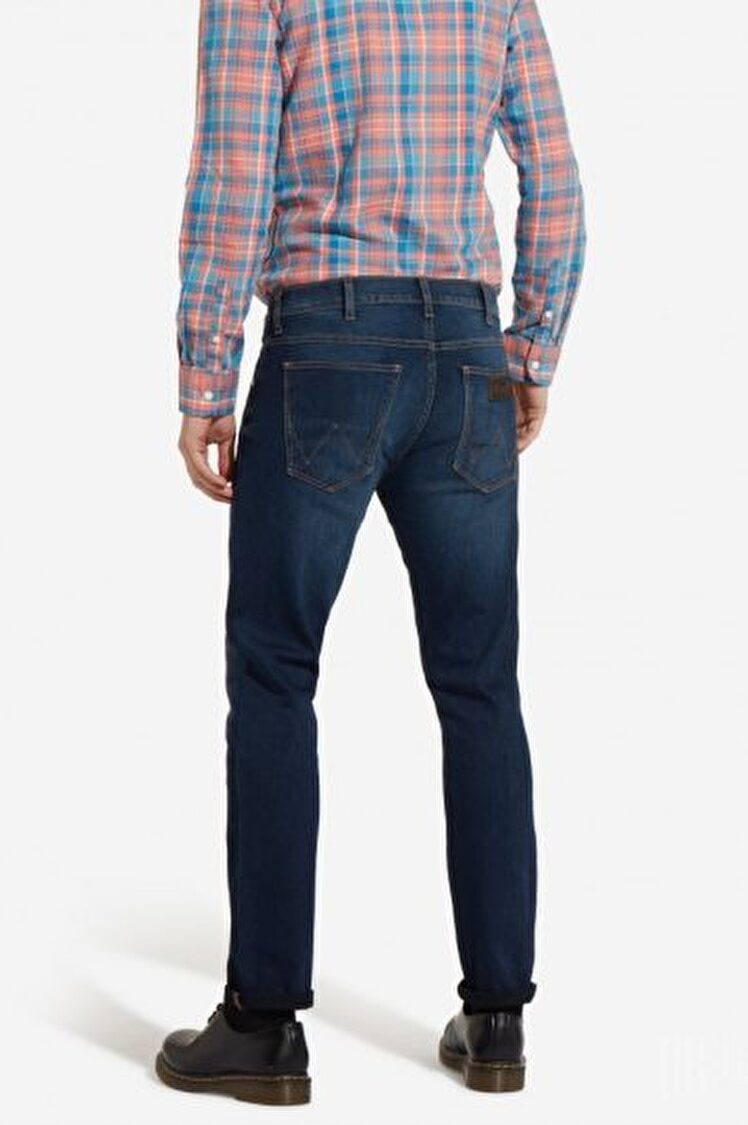 Джинси Wrangler Larston Slim Fit (W18SRS24N) Темно-синій