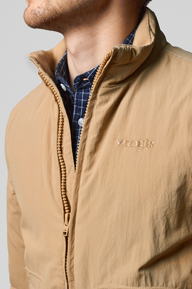 Бомбер Wrangler Classic Bomber Regular Fit (W4732XIWM) Бежевий
