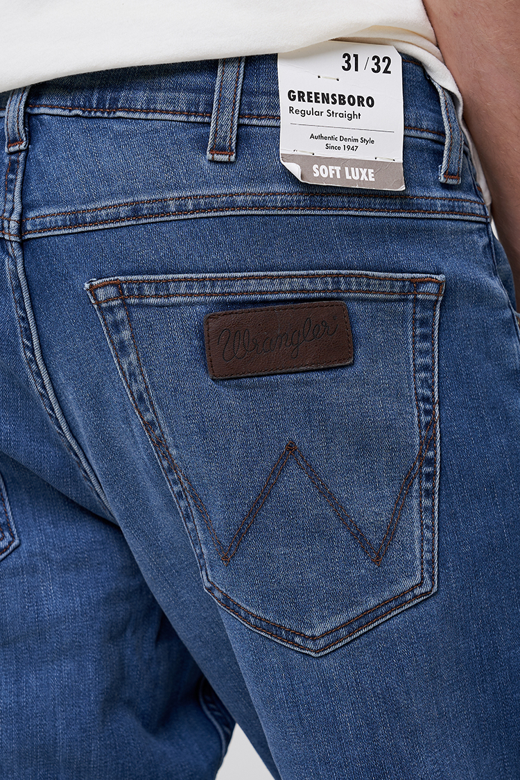 Джинсы Wrangler Greensboro Regular Fit (W15QMU91Q) Синий