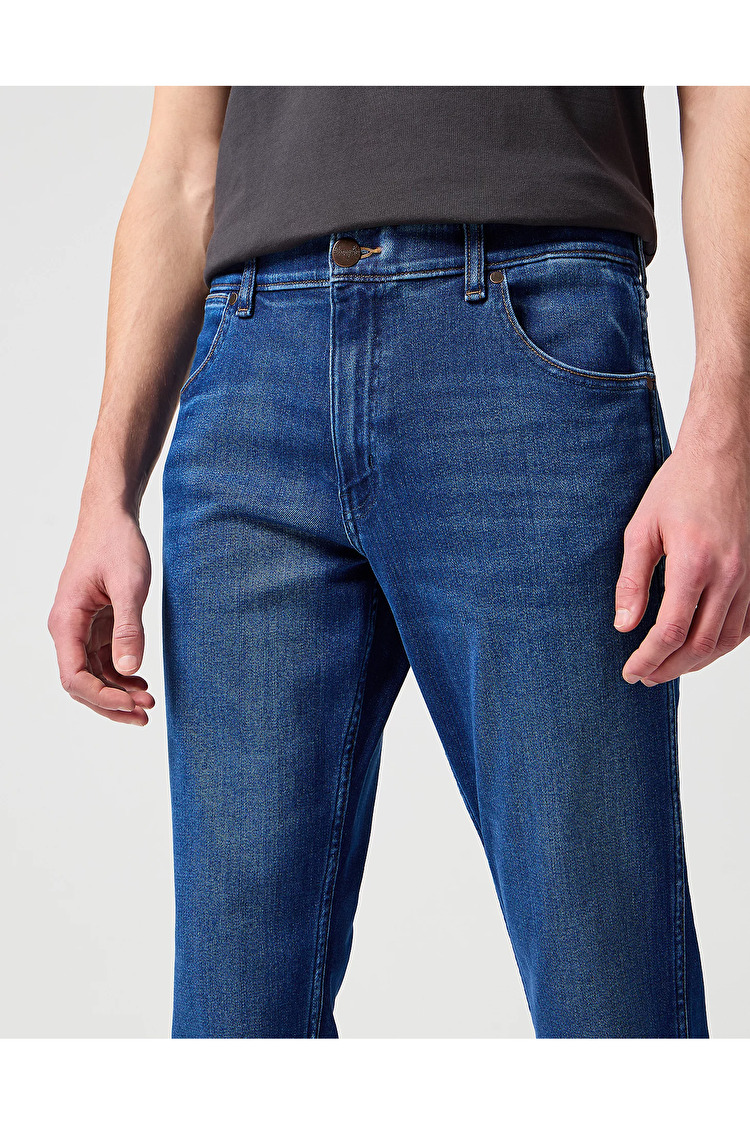 Джинси Wrangler Greensboro Regular Fit (112341419) Синій