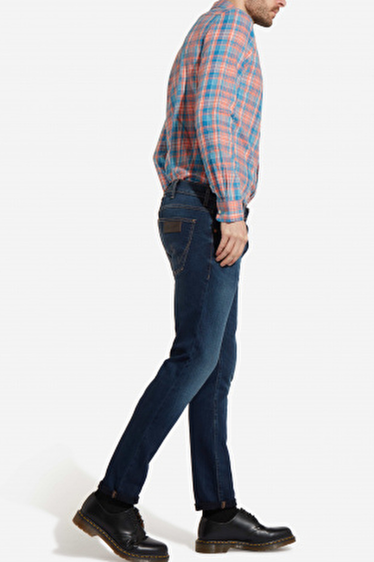 Джинси Wrangler Larston Slim Fit (W18SRS24N) Темно-синій