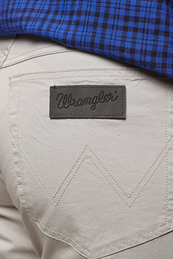 Брюки Wrangler Texas Regular Fit (W121OO18N) Молочный