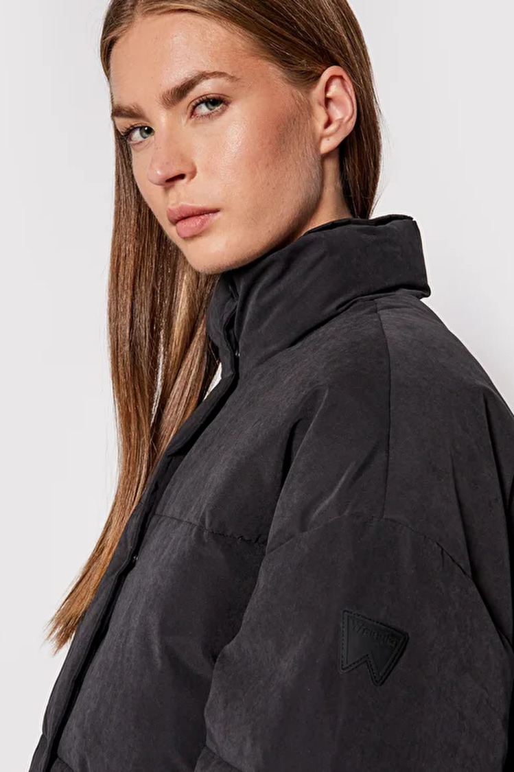 Куртка стьобана Wrangler Relaxed Puffer Relaxed Fit (W4S3X7100) Чорний