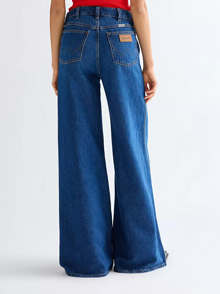 Джинси Wrangler CANYON Loose Fit (112378704) Блакитний