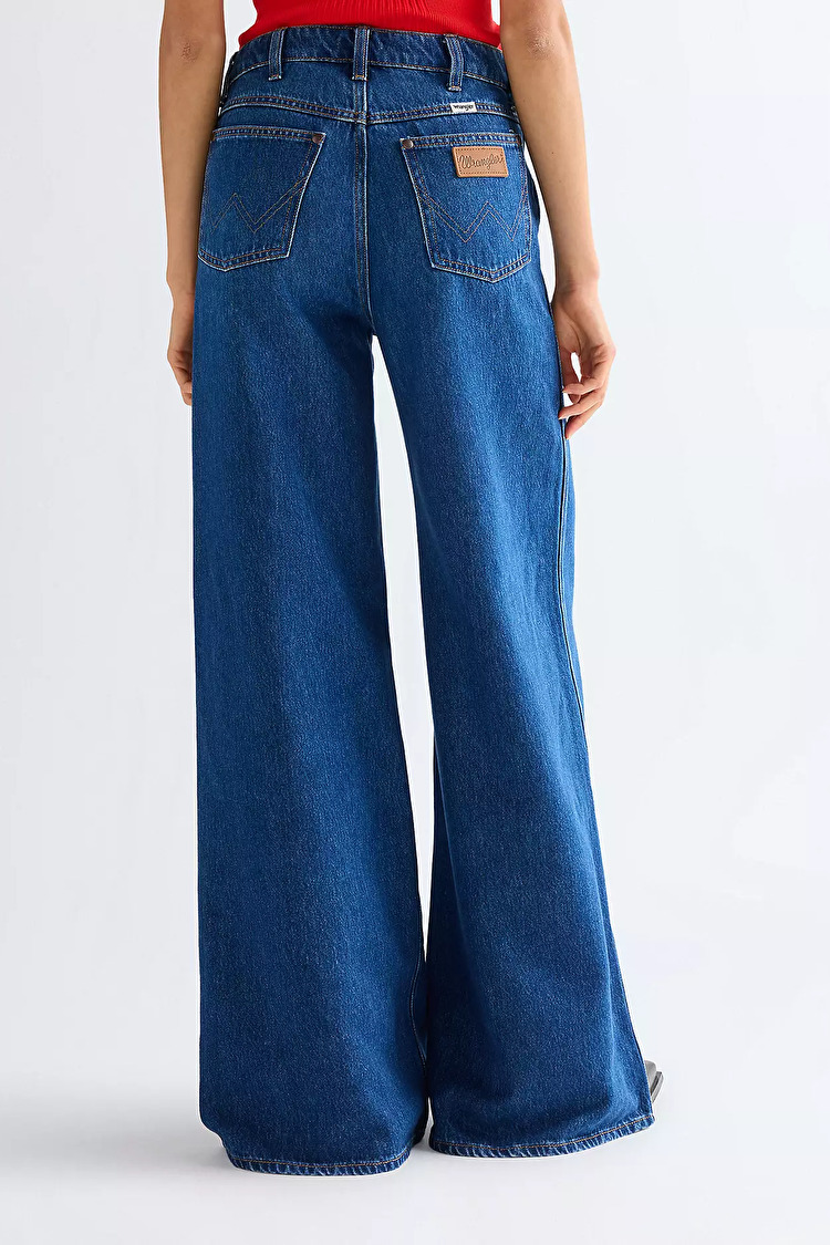 Джинси Wrangler CANYON Loose Fit (112378704) Блакитний