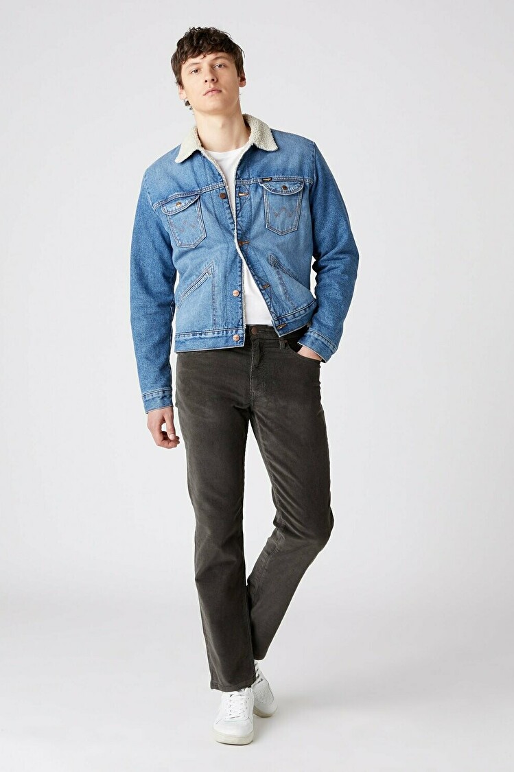 Брюки вельветові Wrangler Arizona Regular Fit (W12OEC221) Зелений