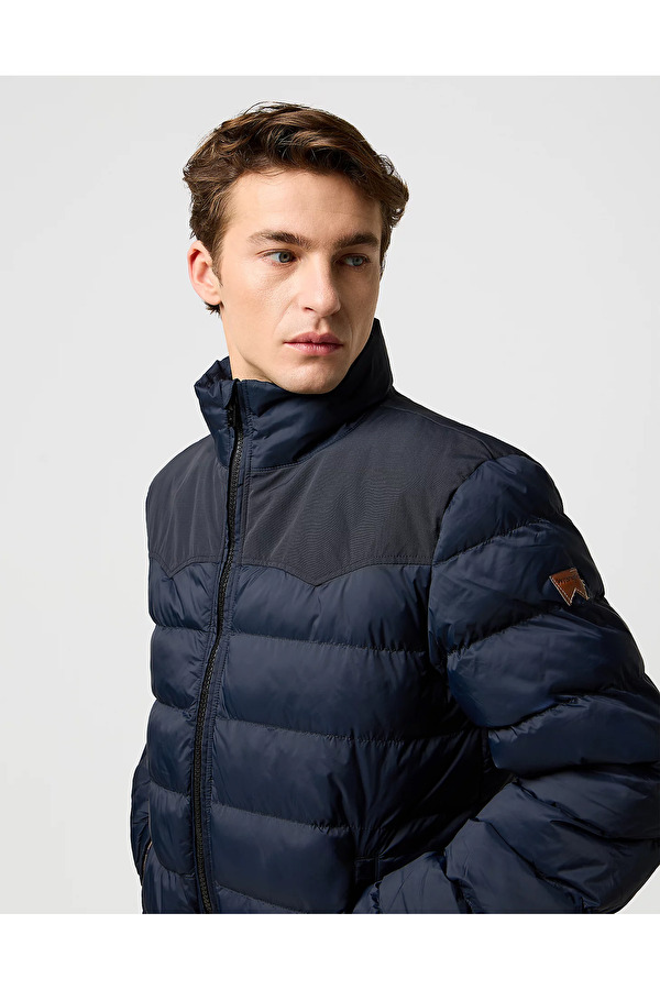 Куртка с утеплителем Wrangler PACKABLE PUFFER Regular Fit (112371447) Черный