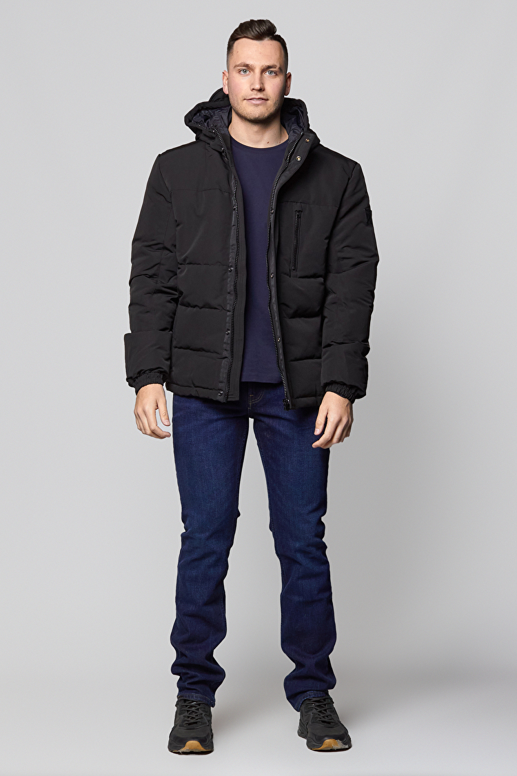 Куртка стеганная Wrangler The Bodyguard Regular Fit (W4D7WW100) Черный