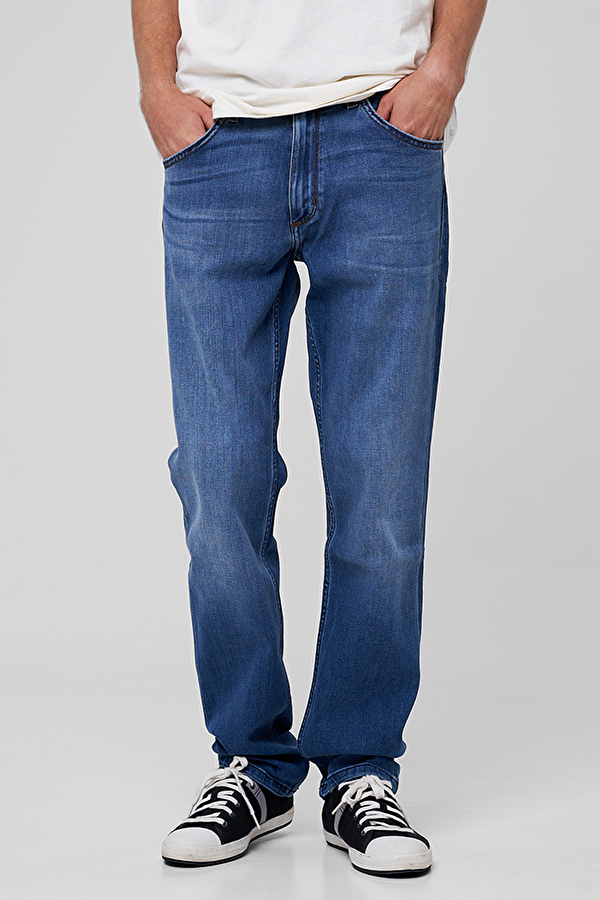 Джинси Wrangler Greensboro Regular Fit (W15QMU91Q) Синій