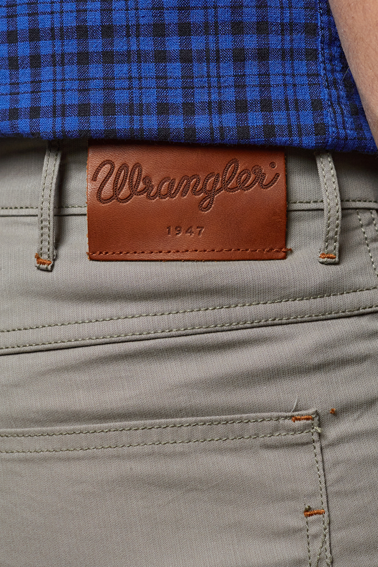 Брюки Wrangler Arizona Regular Fit (W12OAN148) Серый Оливковый