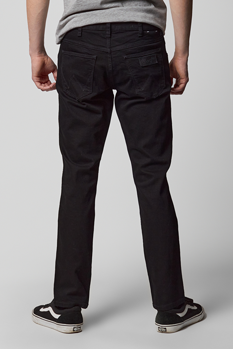 Джинси Wrangler Greensboro Regular Fit (W15QHP19A) Чорний