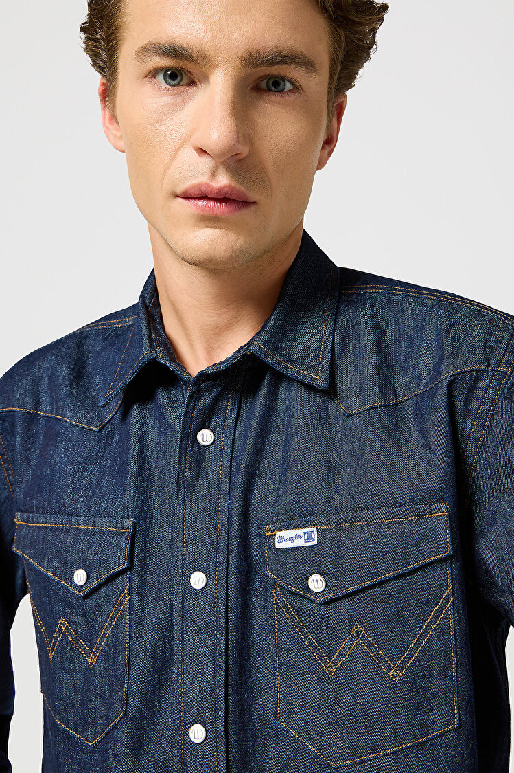 Рубашка джинсовая Wrangler 2 PKT SHIRT Relaxed Fit (112357737) Темно-синий