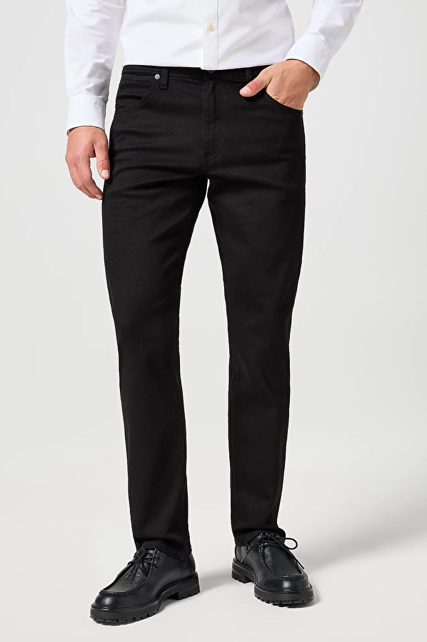 Джинси Wrangler Greensboro Regular Fit (112357393) Чорний