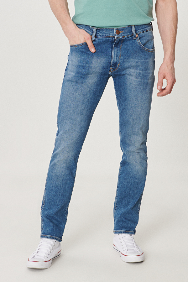 Джинсы Wrangler Larston Slim Fit (W18SQ148R) Голубой