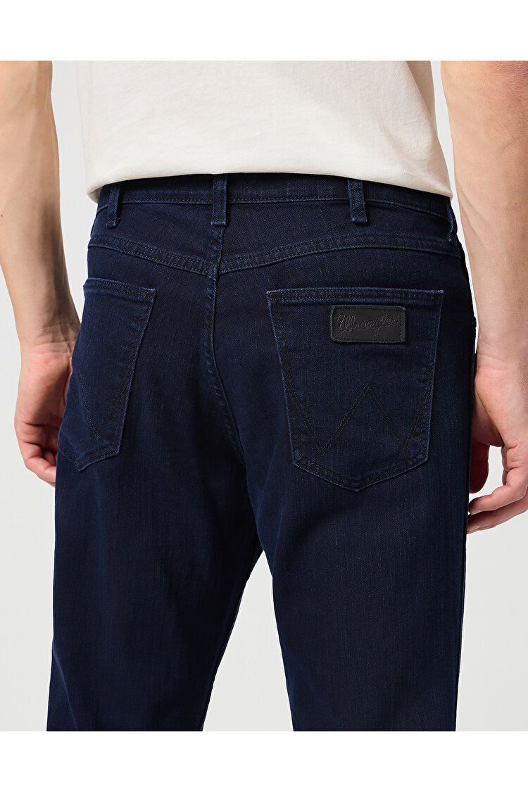 Джинсы Wrangler Greensboro Regular Fit (112127042) Черный